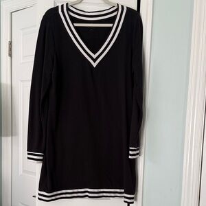 Soho Black and White V-Neck Top